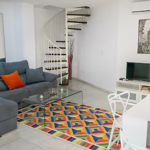 Rentalsevilla Espacioso Dúplex En La Puerta Real Sevilla